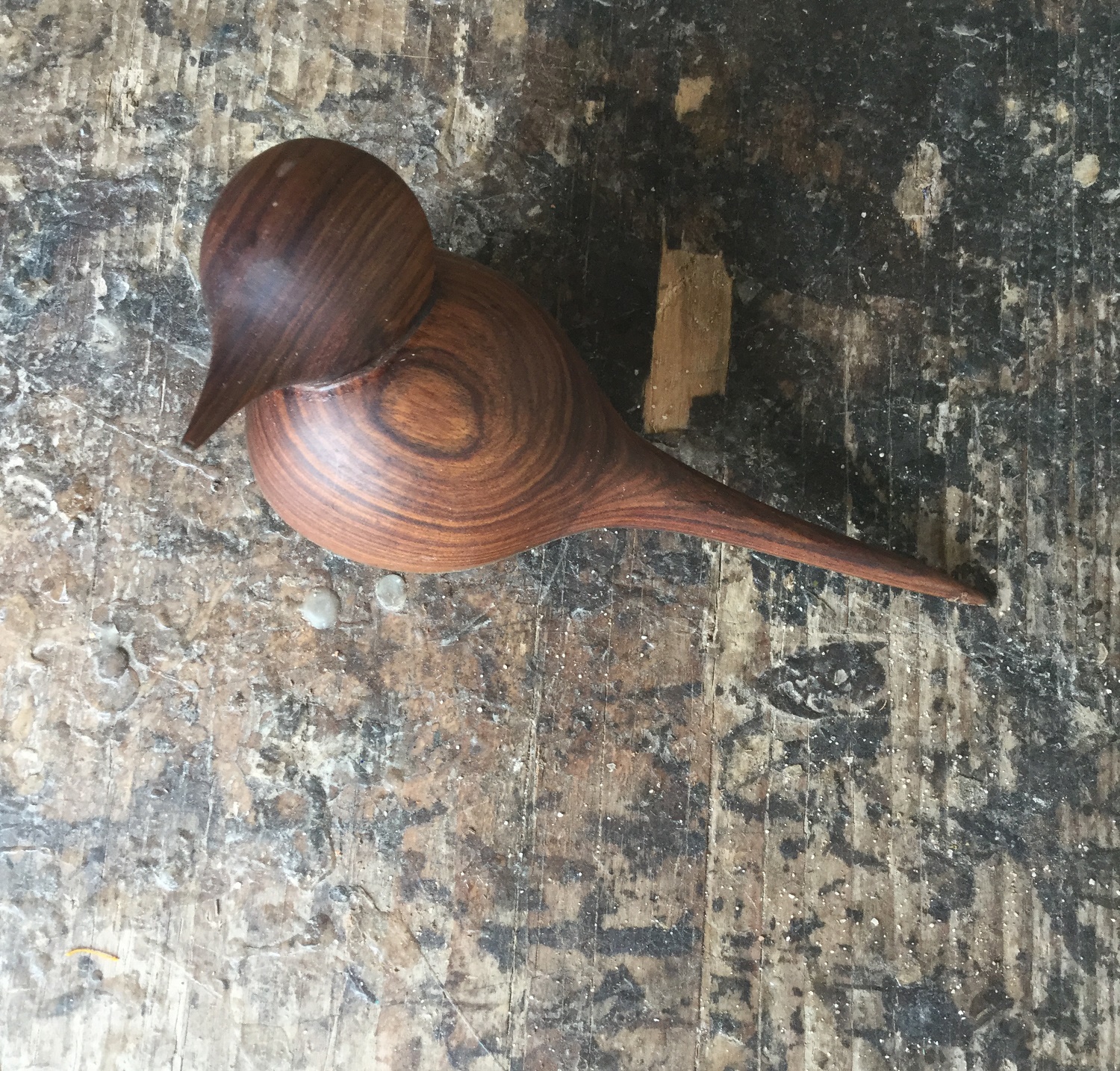 Vogel aus recyceltes Holz